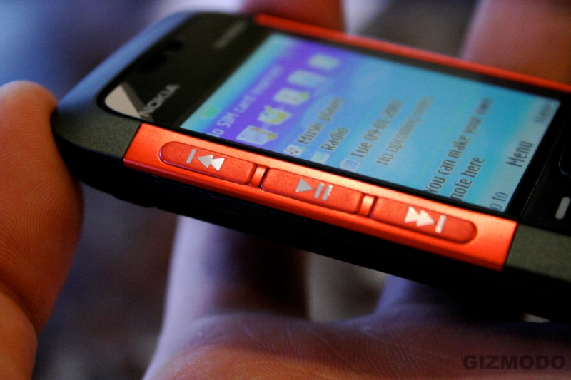 Illustration for article titled Hands On the Nokia XpressMusic 5310/5610 Cellphone (Verdict: Tight Design)